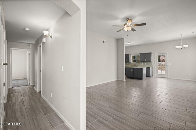 Building Photo - 629 Cedarwood Ave