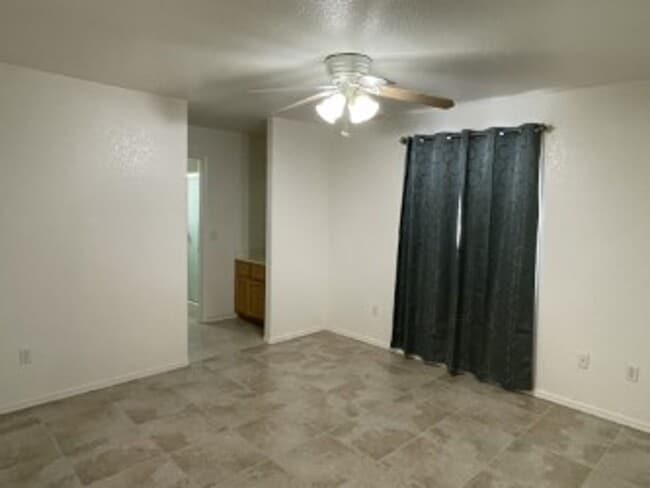 Building Photo - 711 Delta Dr