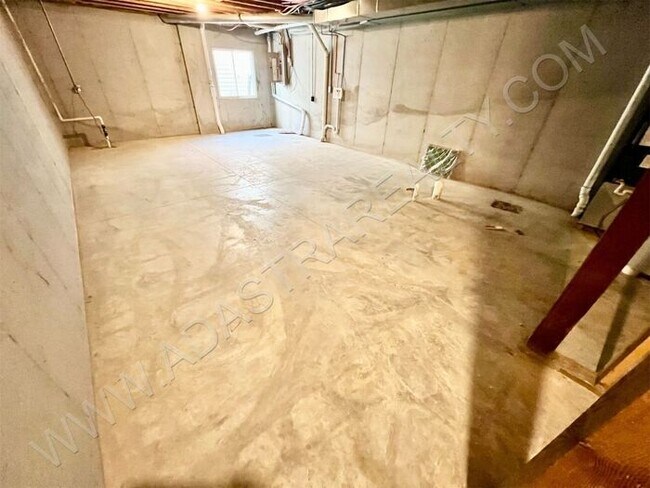 Building Photo - Beautiful and Spacious Olathe West Townhome-Available NOW!!