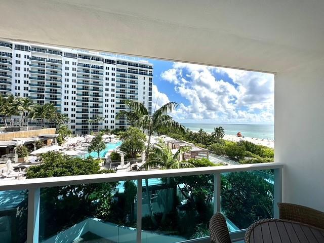 Building Photo - 2301 Collins Ave