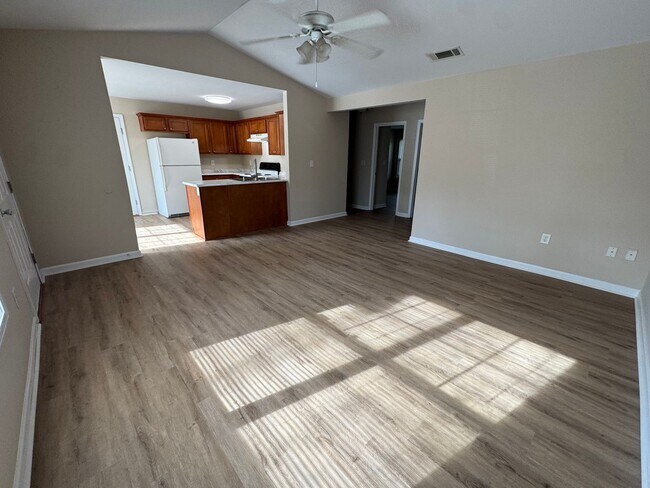 Building Photo - 17/19 Brookstone Drive