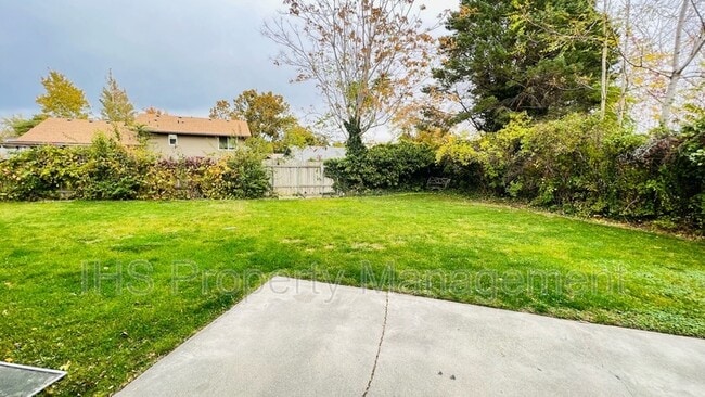Building Photo - 1613 S Palouse Pl