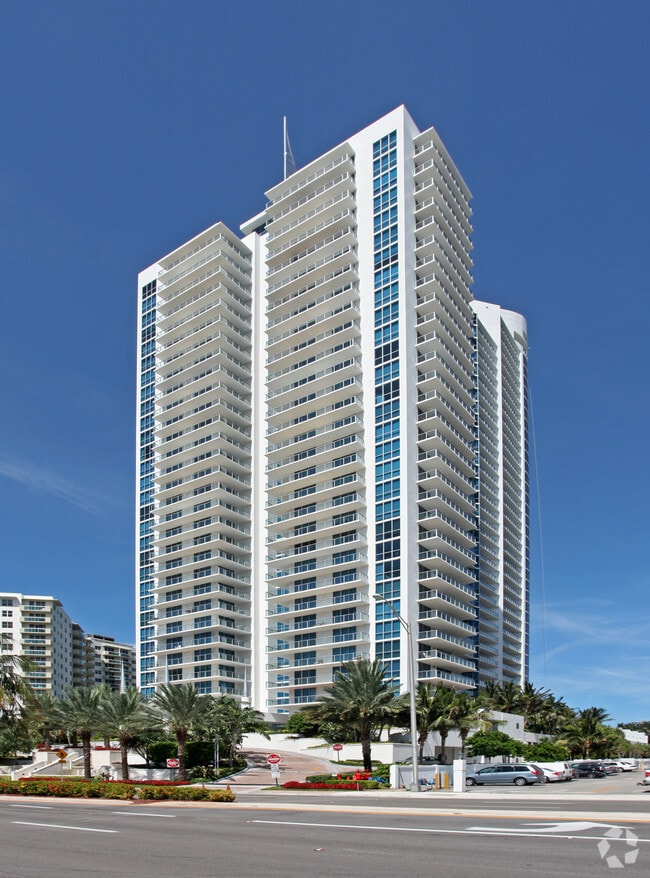 Building Photo - Ocean Palms