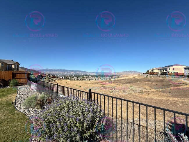 Building Photo - Gorgeous Newer 3 Bedroom Home! Located off...
