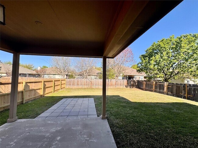 Building Photo - 18708 Dry Pond Dr