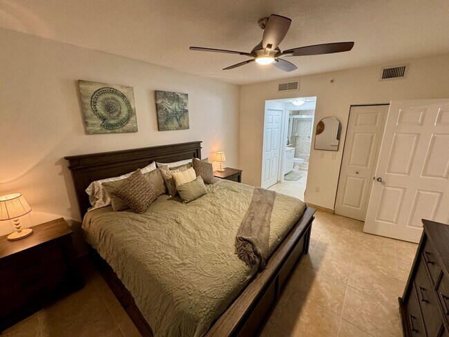 Building Photo - 625 Casa Loma Blvd