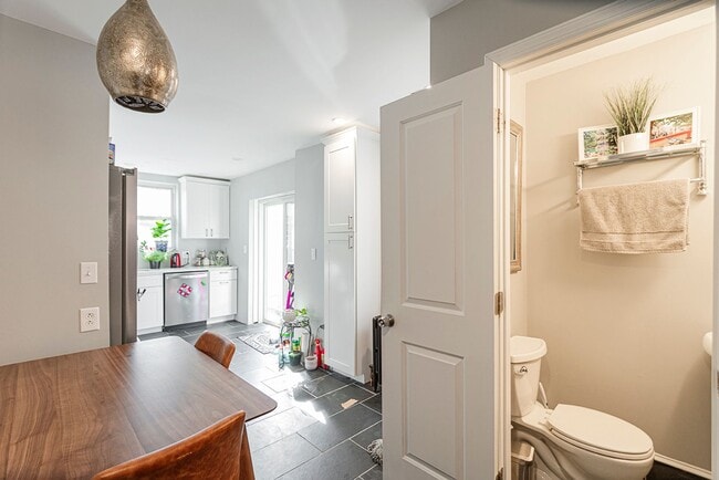 Building Photo - Fitler Square Three Bed Home