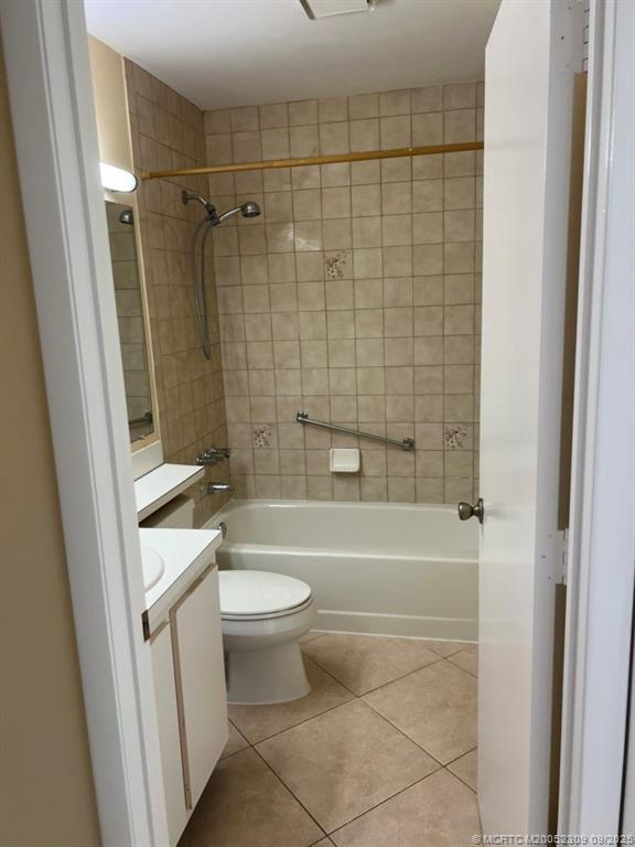 Building Photo - 1454 SW Silver Pine Way
