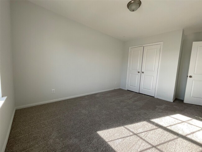 Building Photo - 8039 Brooks Crossing Dr