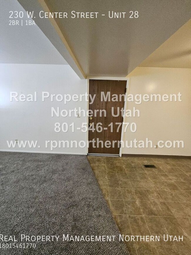 Building Photo - 2 Bedroom 1 Bath Bountiful Apartment Now A...