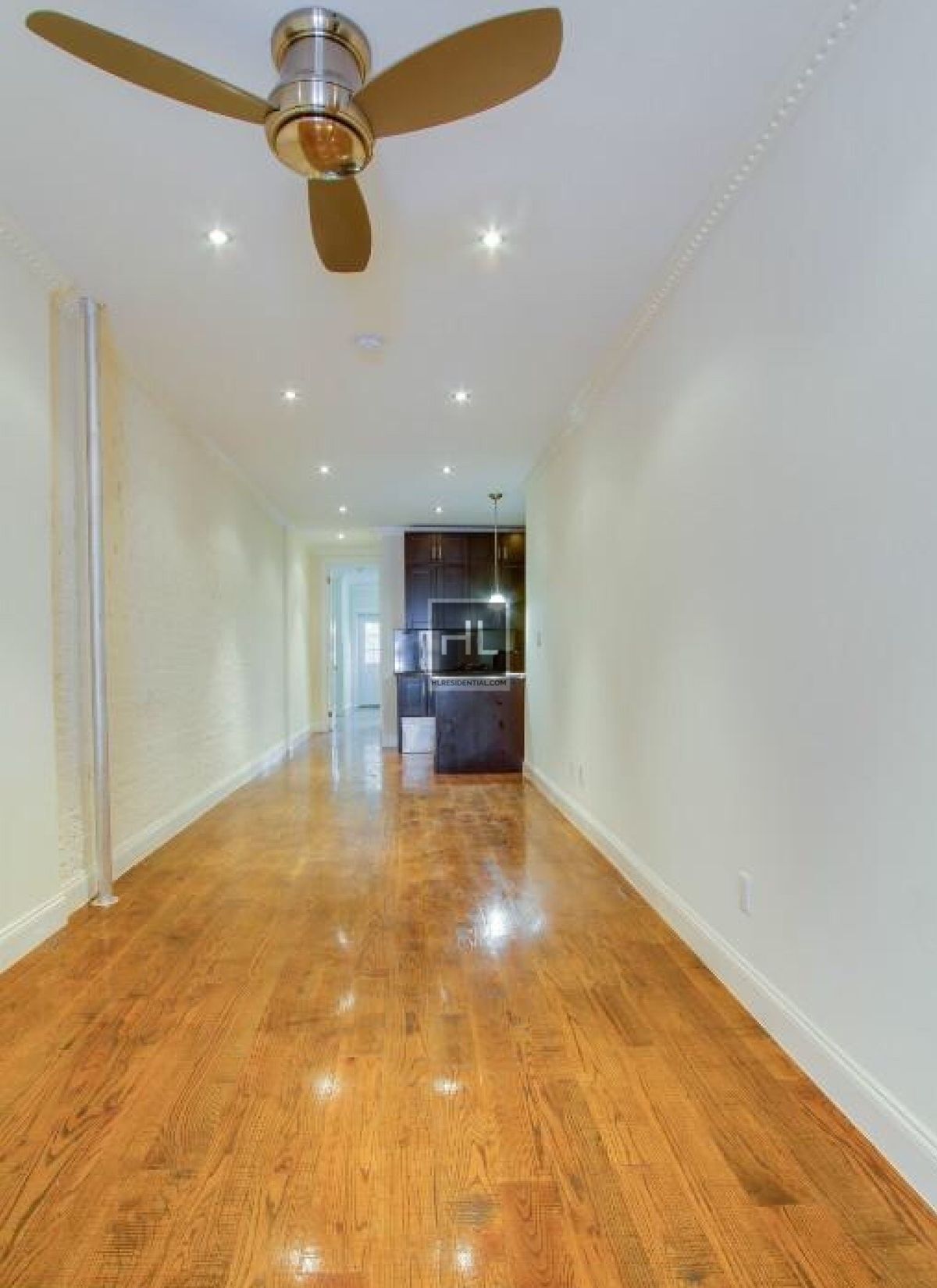 Building Photo - E 6TH ST.