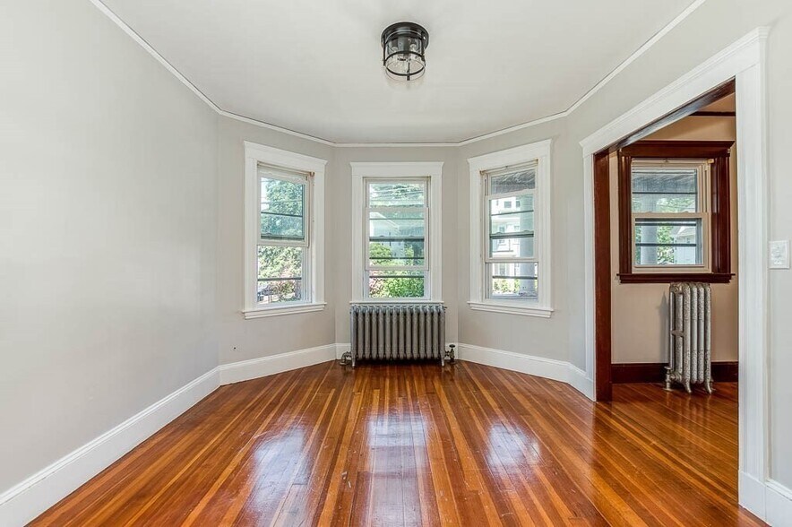 Building Photo - 21 Walter St