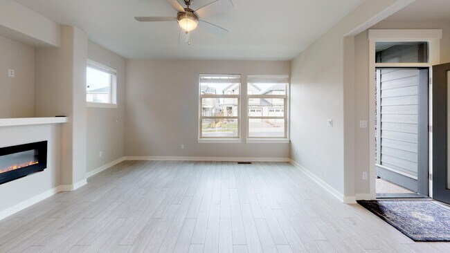Building Photo - Sonny Estates: Stylish Floor-Plan, Easy Commute To Nike & Intel, Central Air, Small Dog w/ Pet Re...