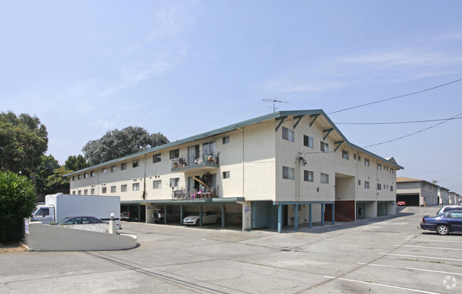 Primary Photo - Windsor Apartments
