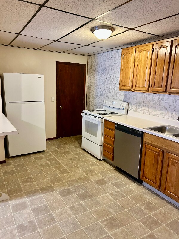 Building Photo - 331-333 W Main St