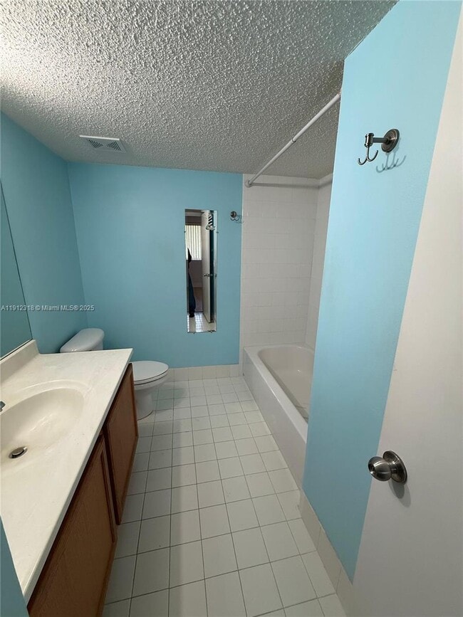 Building Photo - 9907 Westwood Dr