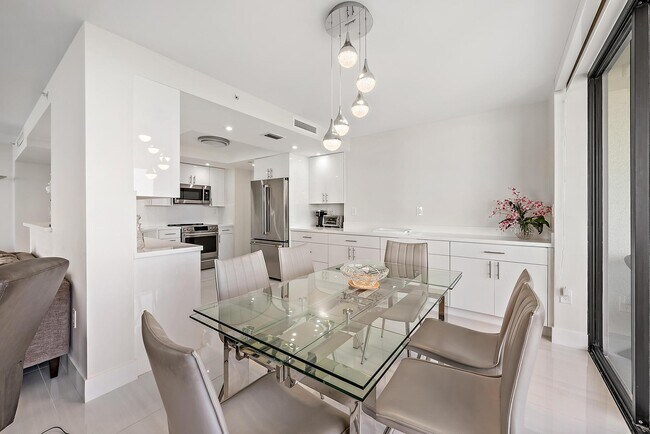 Building Photo - 5070 N Ocean Dr