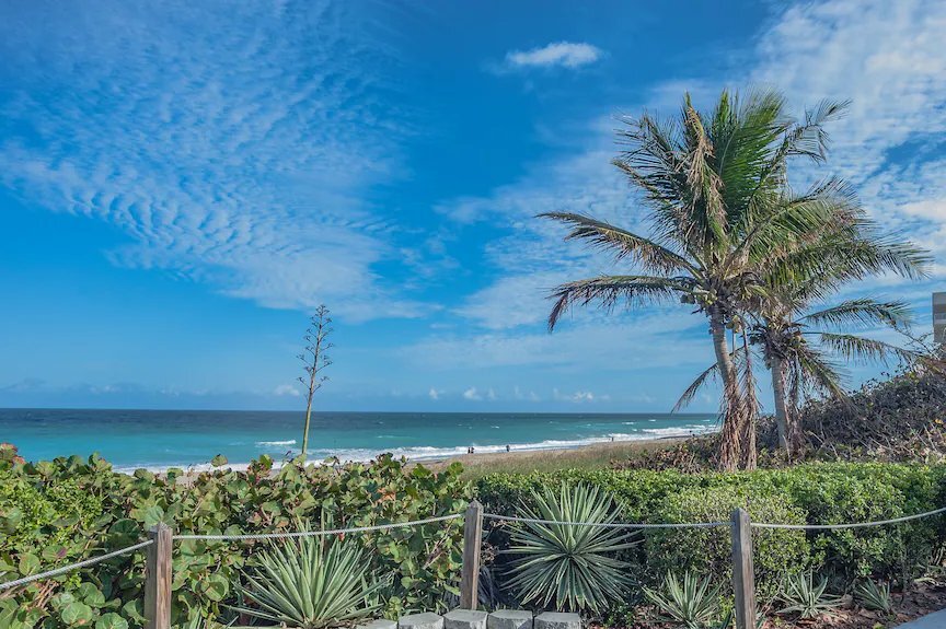 Building Photo - 10851 S Ocean Dr