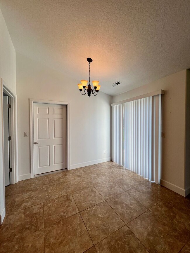 Building Photo - Well Maintained Home in Pelican Point Comm...