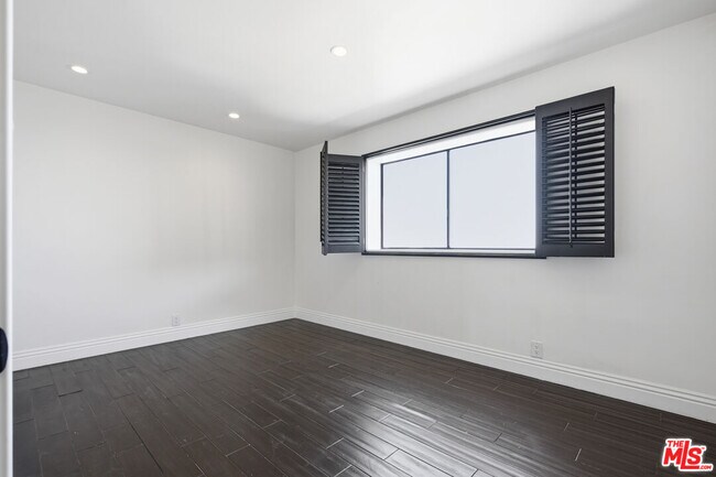 Building Photo - 8908 Appian Way
