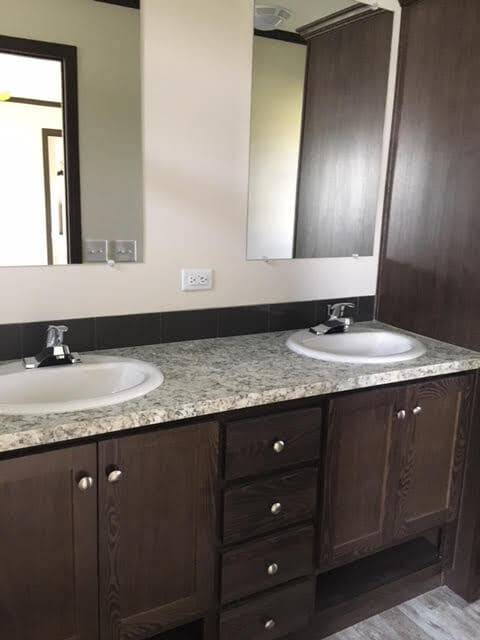 Building Photo - 61 Meadowlark Ln