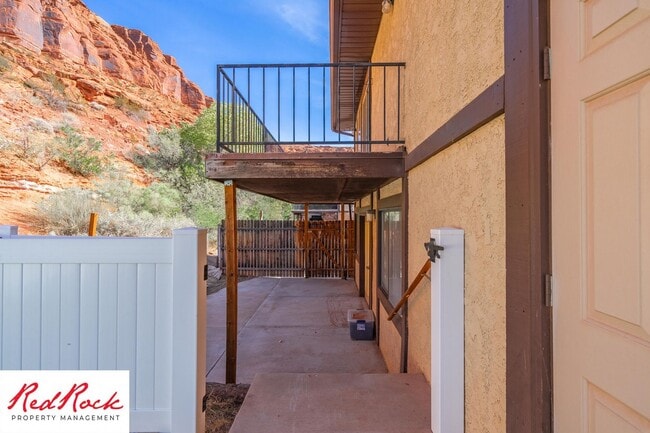Building Photo - 3 Bedroom Home with Red Rock Views and Community Pool