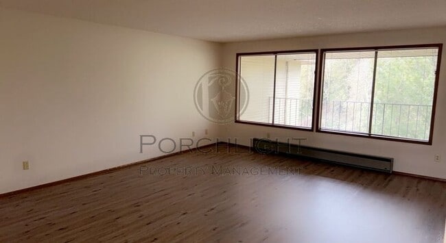 Building Photo - 405 La Villa Dr