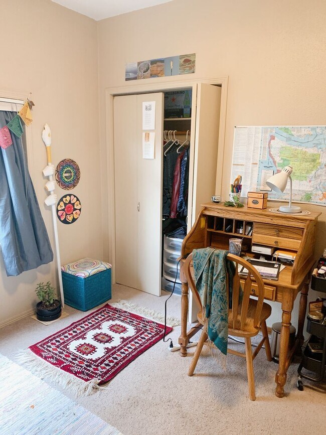 Building Photo - 313/315 Gladstone St