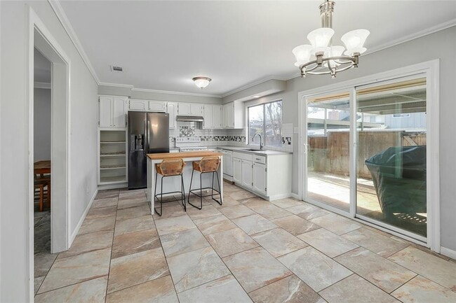 Building Photo - 2002 Millay Dr