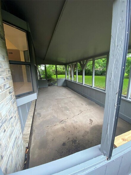 Building Photo - 1102 Laurel Hl Ct