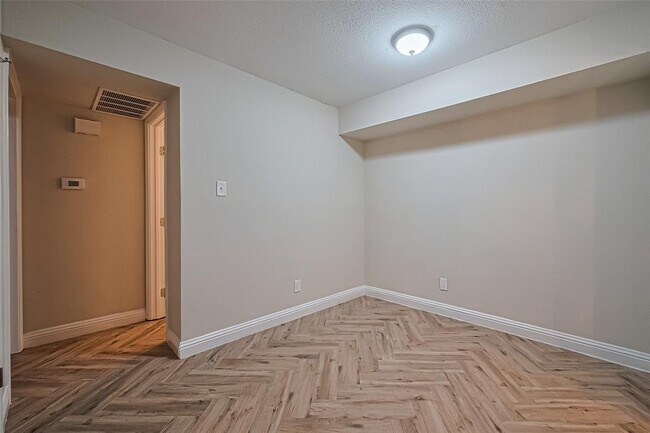 Building Photo - 4633 Wild Indigo St