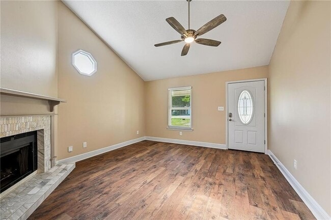 Building Photo - 2216 Teal St