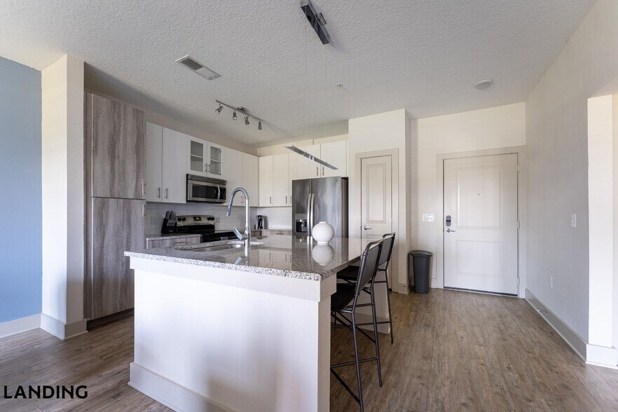 Building Photo - 655 W Marina Cove Dr