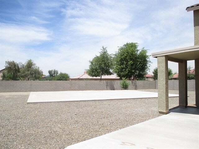 Building Photo - 4816 S 23rd Dr