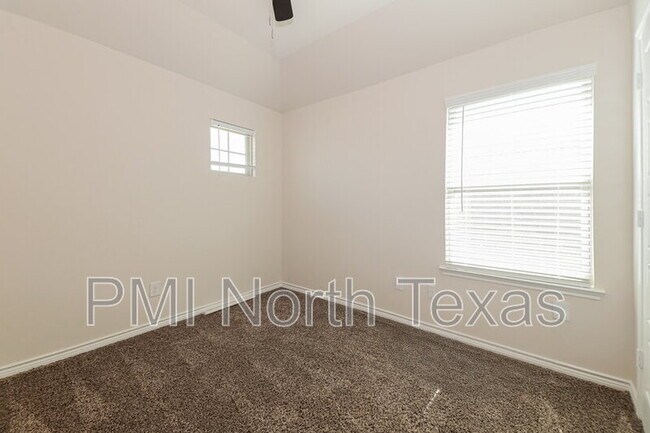Building Photo - 2292 Jasper Dr
