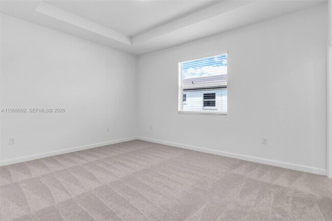 Building Photo - 2661 SE 28th St