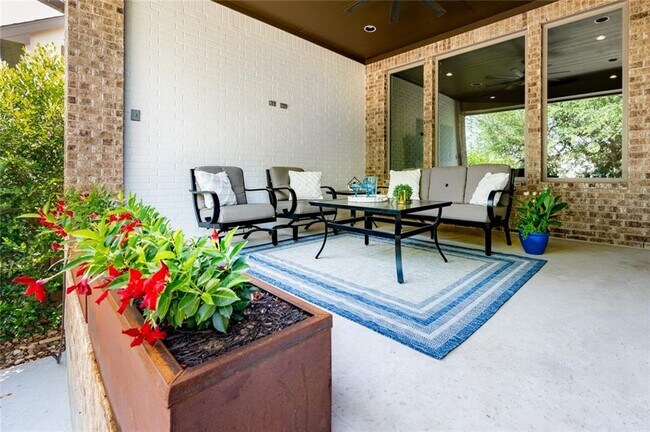 Building Photo - 16121 Golden Top Dr