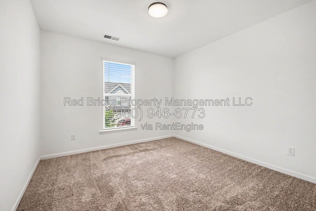 Building Photo - 13027 Rover St