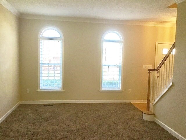 Building Photo - 4304 Southern Oak Dr