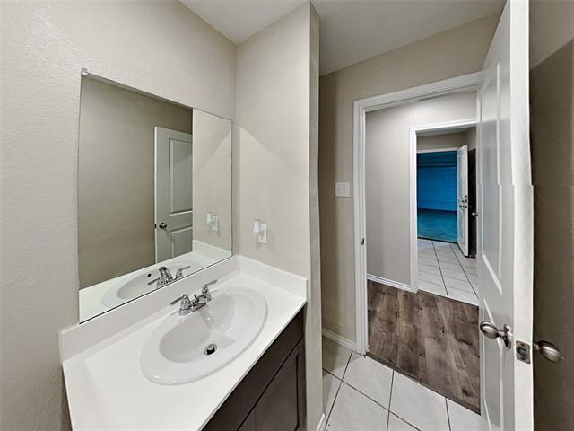 Building Photo - 2603 Hutchins Dr