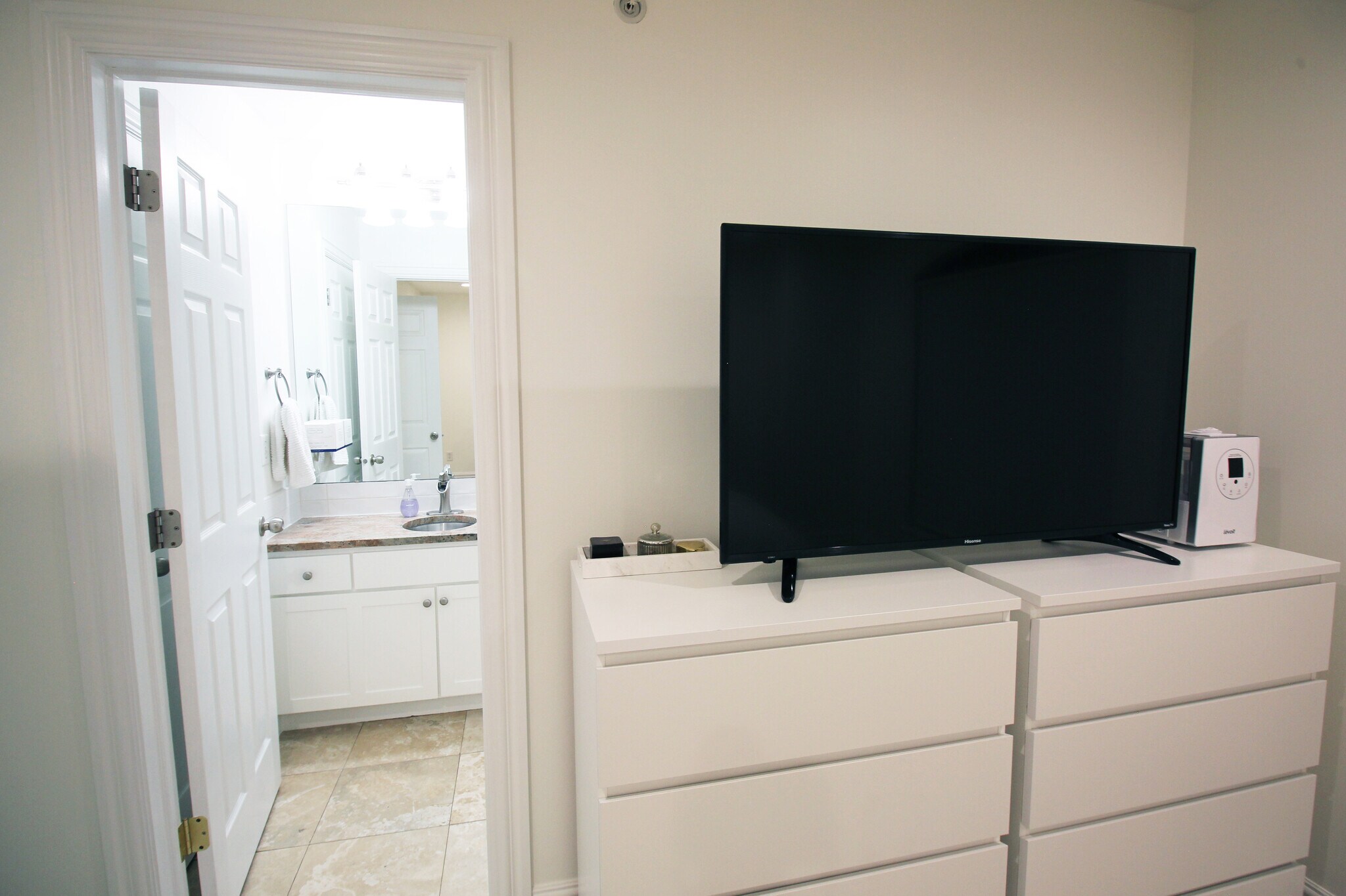 Main Bedroom/Main Bath - 625 E 200 S