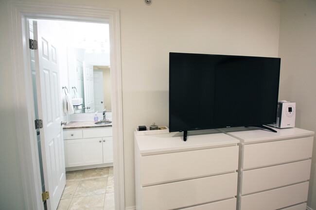 Main Bedroom/Main Bath - 625 E 200 S