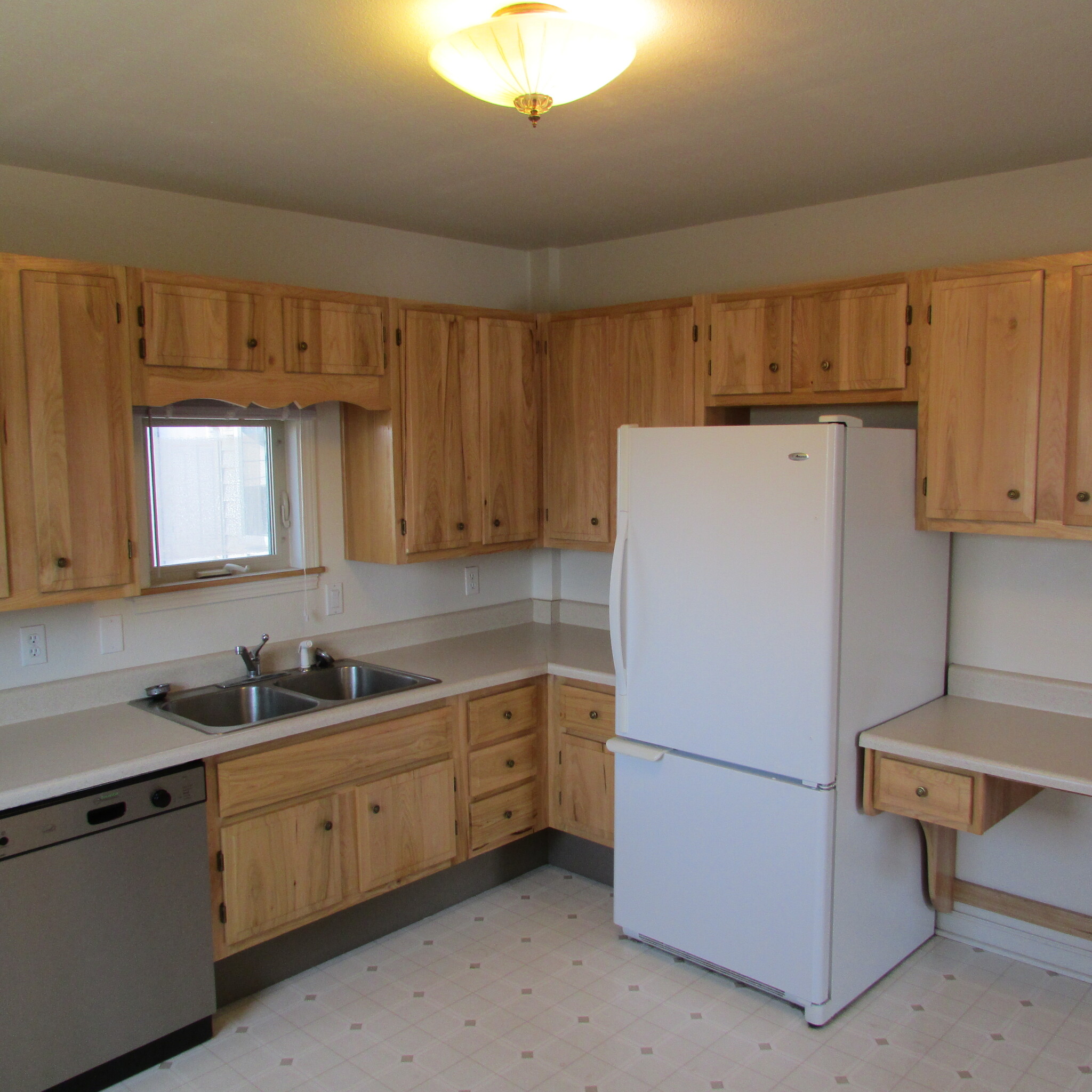 Kitchen, view 1 - 2156 Frances St