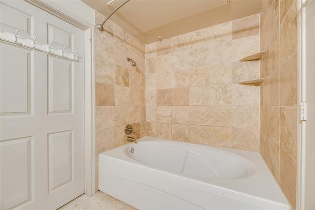 Building Photo - 3102 Kings Rd