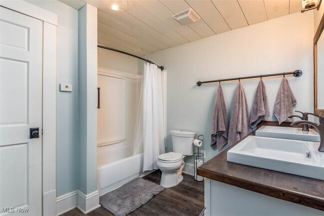 Building Photo - 6287 Riverview Rd