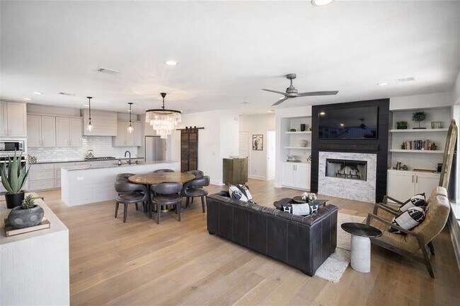 Building Photo - 8501 Bronco Ln