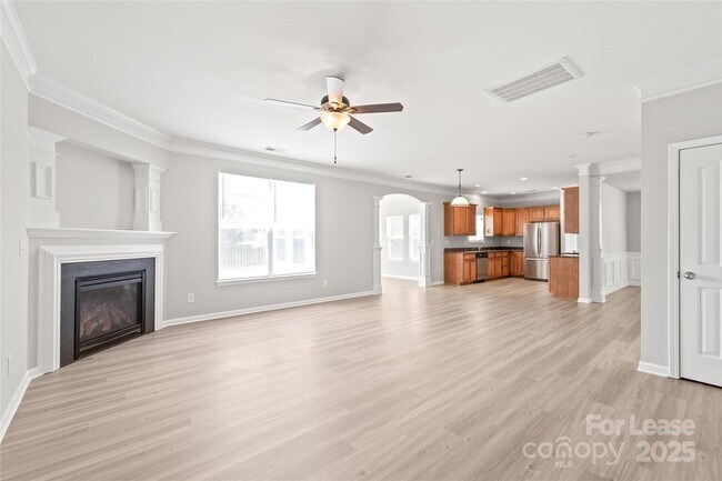 Building Photo - 7001 Dacian Ln