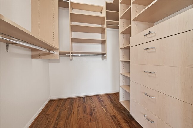 Building Photo - 17719 Brair Arbor