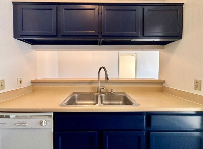 Building Photo - Dellrey-12309