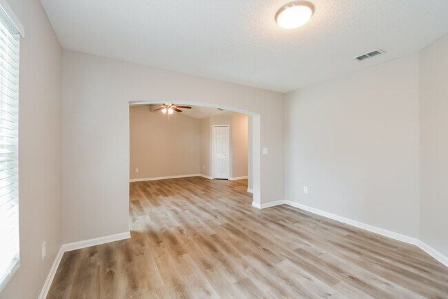 Building Photo - 2549 Fox Hill Ln
